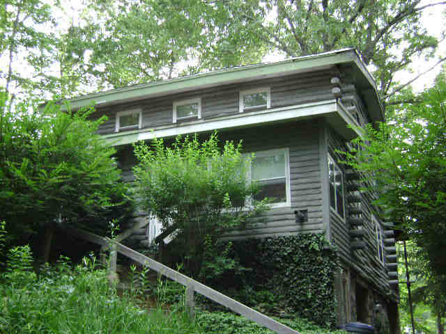 Building photograph for 165 CRANE HOLLOW RD